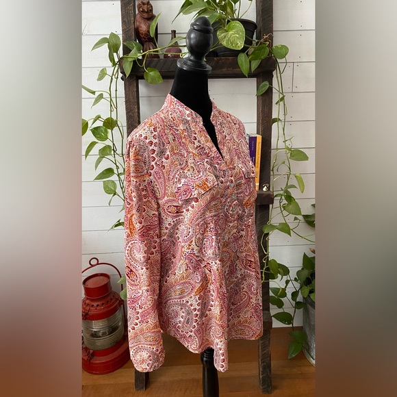 Preswick & Moore: Pink Paisley Pleated Boho Blouse with Front Pockets - Picture 12 of 16